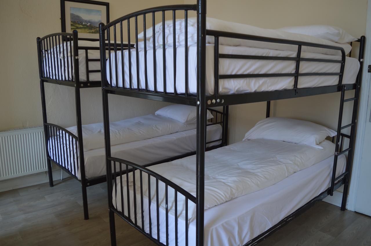 Blue Horseshoe Hostel *